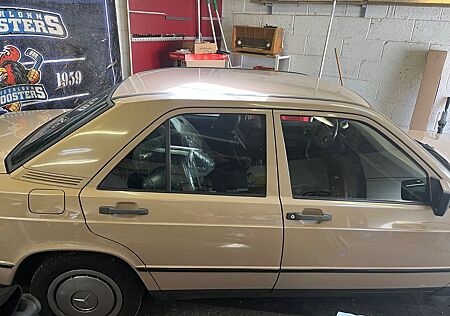 Mercedes-Benz 190