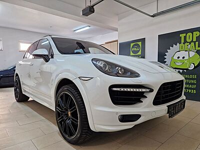 Porsche Cayenne 3.0V6/PANO/Burmester/Akrapovic