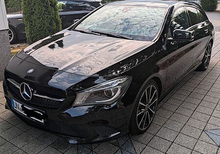 Mercedes-Benz CLA 200 Shooting Brake CLA 200 d 4MATIC DCT ...