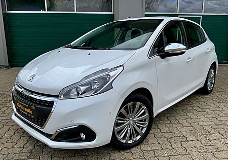 Peugeot 208 Allure/1.HAND/ORI.7500TKM/NAVI/RCAM/KLIMA/
