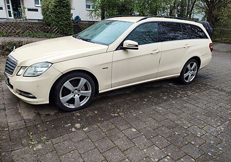 Mercedes-Benz E 200 CDI T BlueEFFICIENCY -