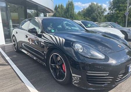 Porsche Panamera GTS CHRONO