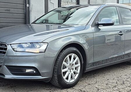 Audi A4 Avant Attraction quattro Navi Tempomat