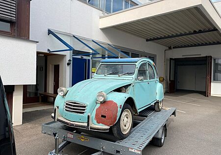 Citroën 2 CV - Ente - Scheunenfund