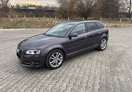 Audi A3 1.6 TDI Sportback TÜV neu / Service neu