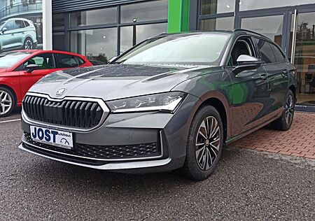 Skoda Superb gebraucht kaufen Skoda Superb Combi Selection 1.5 eTSI DSG MatrixLED Na