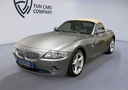 BMW Z4 Roadster Cabrio 3.0i, NAVI, SHZ, PDC H, TEMPO