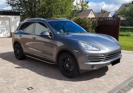 Porsche Cayenne Basis Bose