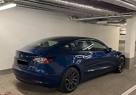 Tesla Model 3 Long Range Gepflegt