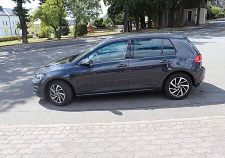 VW Golf Volkswagen VII Lim. Sound AHK Climatr. ACC Alu Tüv