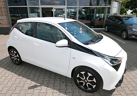Toyota Aygo (X) -play Team D KAMERA*KLIMA