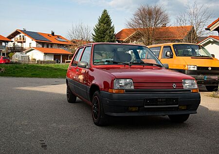 Renault R 5