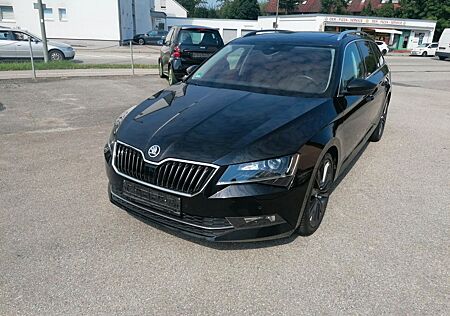 Skoda Superb Combi Premium Edition DSG Panorama Leder