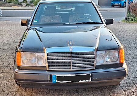 Mercedes-Benz 230 230e