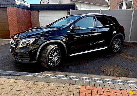 Mercedes-Benz GLA 200 - PEAK Edition - AMG Line