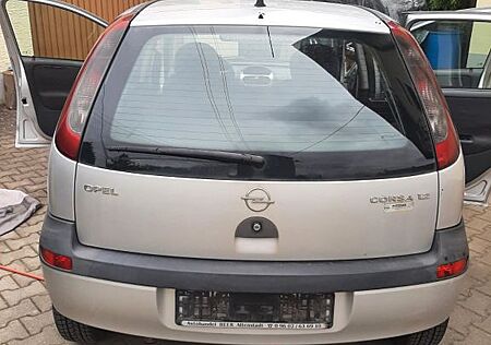 Opel Corsa 1.2 -
