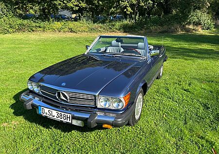 Mercedes-Benz 560 R107 560SL sehr gepflegt