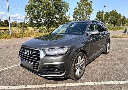 Audi Q7 3.0 TDI - S-line TÜV, Reifen, Service NEU