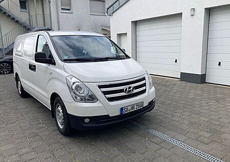 Hyundai H-1