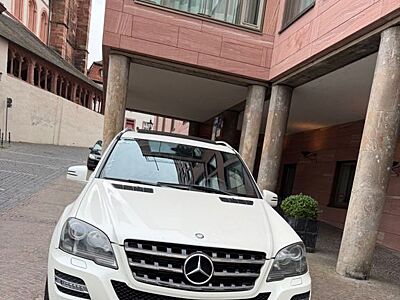 Mercedes-Benz ML 300 CDI 4MATIC BlueEFF. Grand Edition Gra...