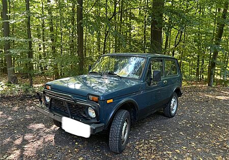 Lada Niva 4x4 Top Revierfahrzeug