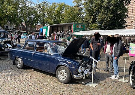 Alfa Romeo Giulia 1600 Super (trade with GTV6 81-88)