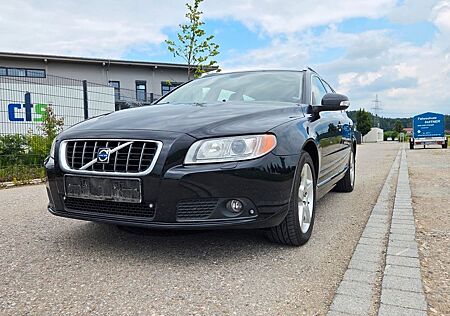 Volvo V70 D5 Summum Scheckheft