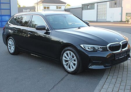 BMW 318 318Touring/Leder/Navi/PDC+Kamera/LED/1Hand