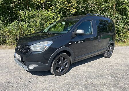 Dacia Dokker TCe 115 Stepway Celebration Stepway C...