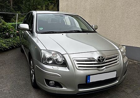 Toyota Avensis Executive 2,4-l-VVT-i Automatik Exec...