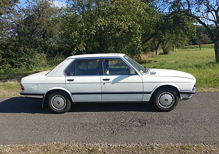 BMW 524td (E28)