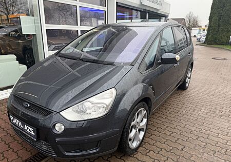 Ford S-Max Titanium mit Winter Paket und AHK