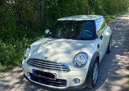 Mini One D 2. Hand, Leder, 8-Fach bereift, Reifen Neu