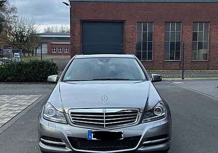 Mercedes-Benz C 350 BlueEFF*NAVI*TÜVNEU*SCHBDACH*XENON*SHKHEFT