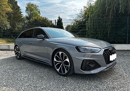 Audi RS4 Avant V6 quattro - Garantie bis 2026