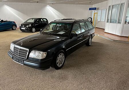 Mercedes-Benz E 250 TD Klima Schiebedach Automatik