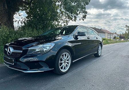 Mercedes-Benz CLA 220 Shooting Brake CLA 220 d DCT Shoot. ...