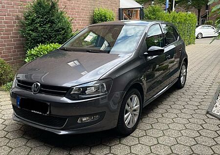 VW Polo Volkswagen 1.2 TSI DSG Automatik, 8 fach Bereift,Klima
