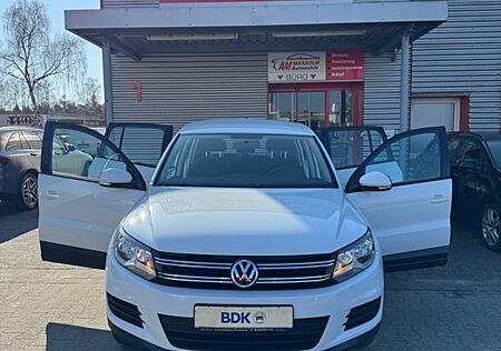 VW Tiguan Volkswagen *AUTOMATIK*KLIMA*NAVI*AHK*