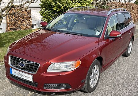 Volvo V70 2.5FT Summum in Flamencorot metallic