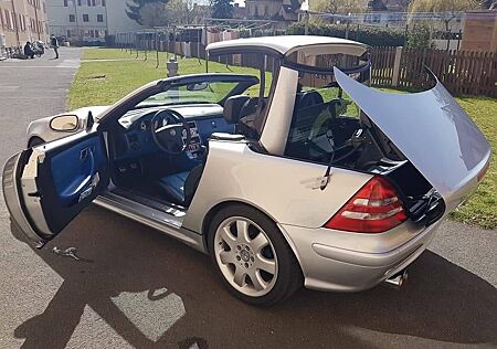 Mercedes-Benz SLK 320 -