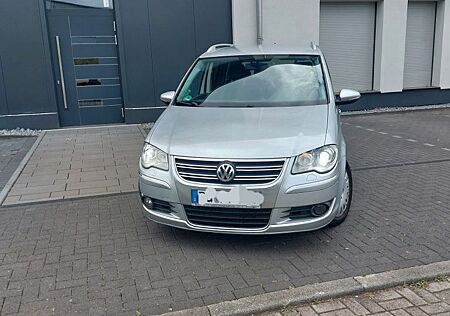 VW Touran Volkswagen 2.0 TDI DSG R-Line Edition R-Line Edition