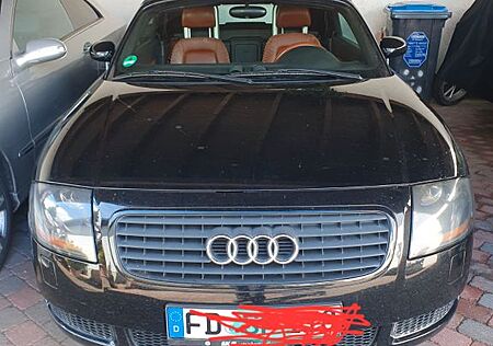 Audi TT Roadster 1.8T quattro 165 kW -