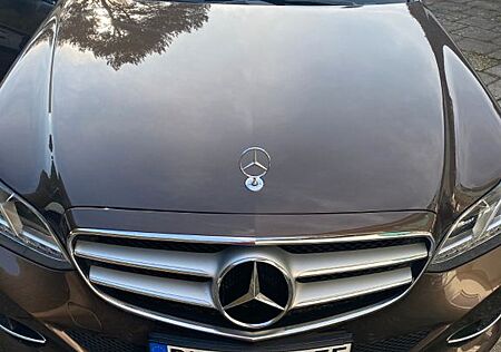 Mercedes-Benz E 250 Autom. KERAMIC WENIG KM