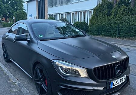 Mercedes-Benz CLA 45 AMG 4MATIC GrauMatt