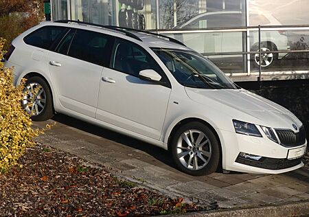 Skoda Octavia Combi DSG Clever LED NAVI