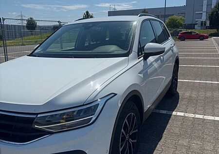VW Tiguan Volkswagen 1.5 TSI OPF Life Life