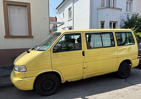 VW T4 Caravelle Volkswagen 2.5 TDI 75kW Standard