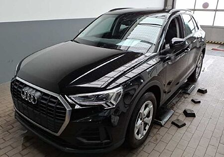 Audi Q3 45 TFSI e S tronic AHK Navi