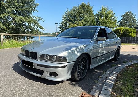 BMW 523i